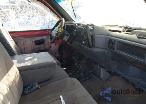 1996 Dodge Ram 1500 из США, поврежденный, VIN 3B7HF13Z0TG187967